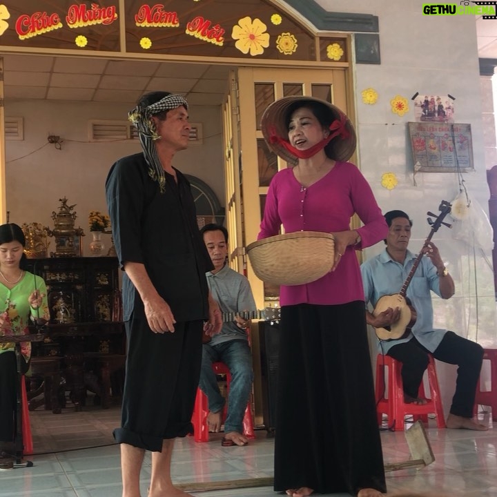 Diego Muñoz - 613 Likes - Fragmento de Teatro musical, historias rurales cantadas a orillas del Mekong.
Saigon, Vietnam.