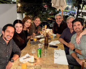 Diego Olivera Instagram - Que linda noche con ellos!!! Puro talento y cariño!! @monicaayos @cocoalaman @ignaciorivapalacio @robertoantier @_luisgatica @claudia3martin 🎈🎊🪅😘❤️🇲🇽