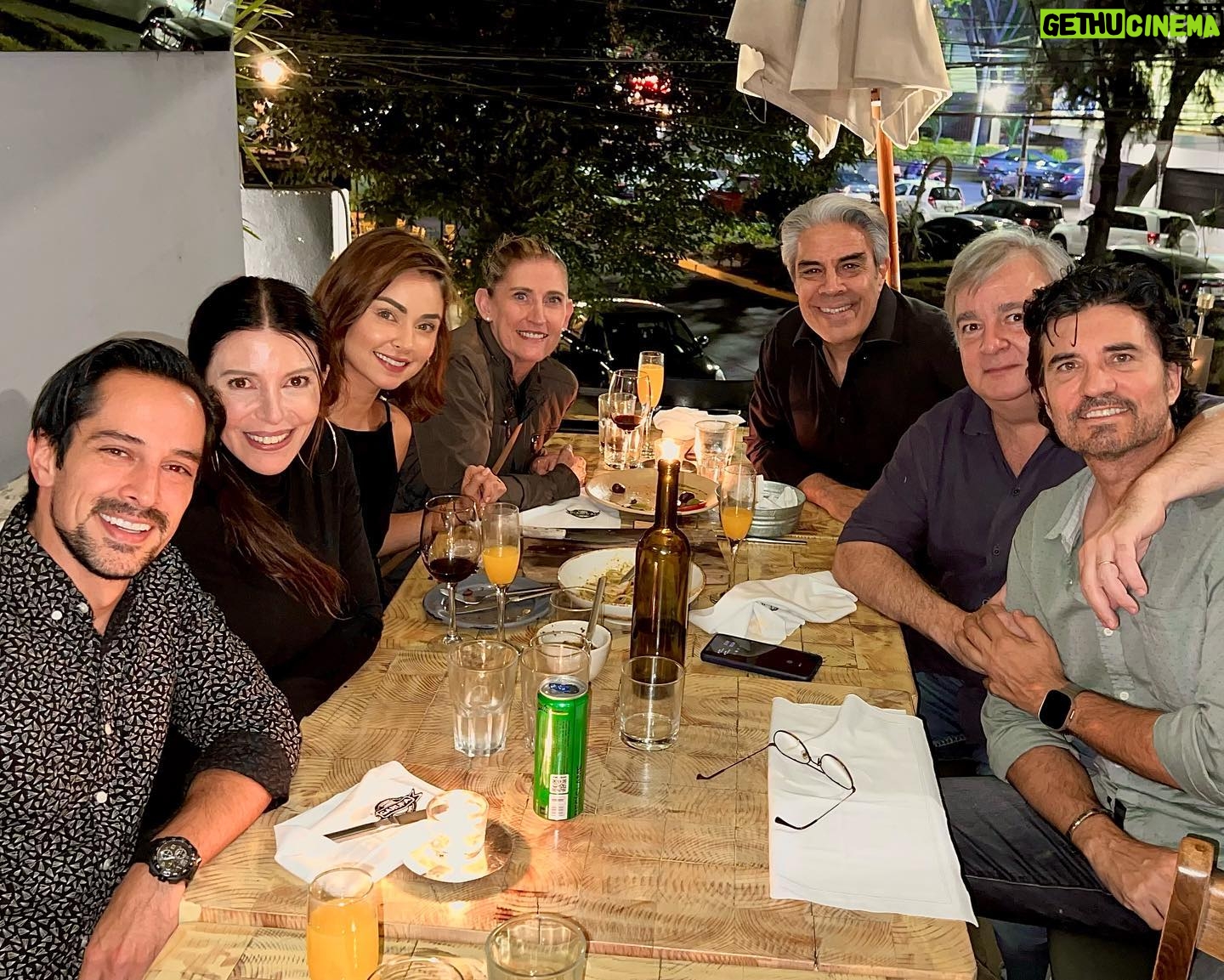 Diego Olivera - 3.1K Likes - Que linda noche con ellos!!! Puro talento y cariño!! @monicaayos @cocoalaman @ignaciorivapalacio @robertoantier @_luisgatica @claudia3martin 🎈🎊🪅😘❤️🇲🇽