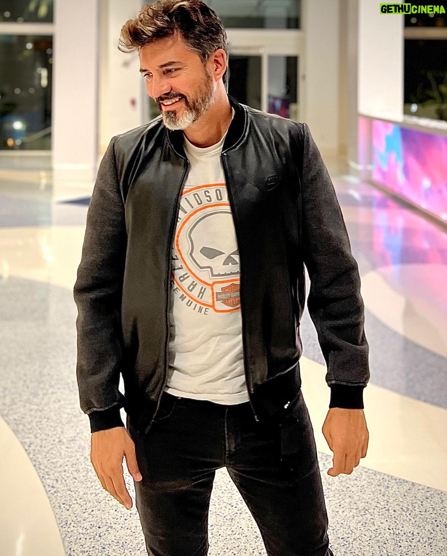 Diego Olivera - 3.4K Likes - Nuevos caminos, nuevos retos… y muy feliz! Hay equipo 🥂 @kastalentmgt New paths, new challenges… and very happy!!! There’s team!!! #team #equipo #challenge #desafios #way #letsgo