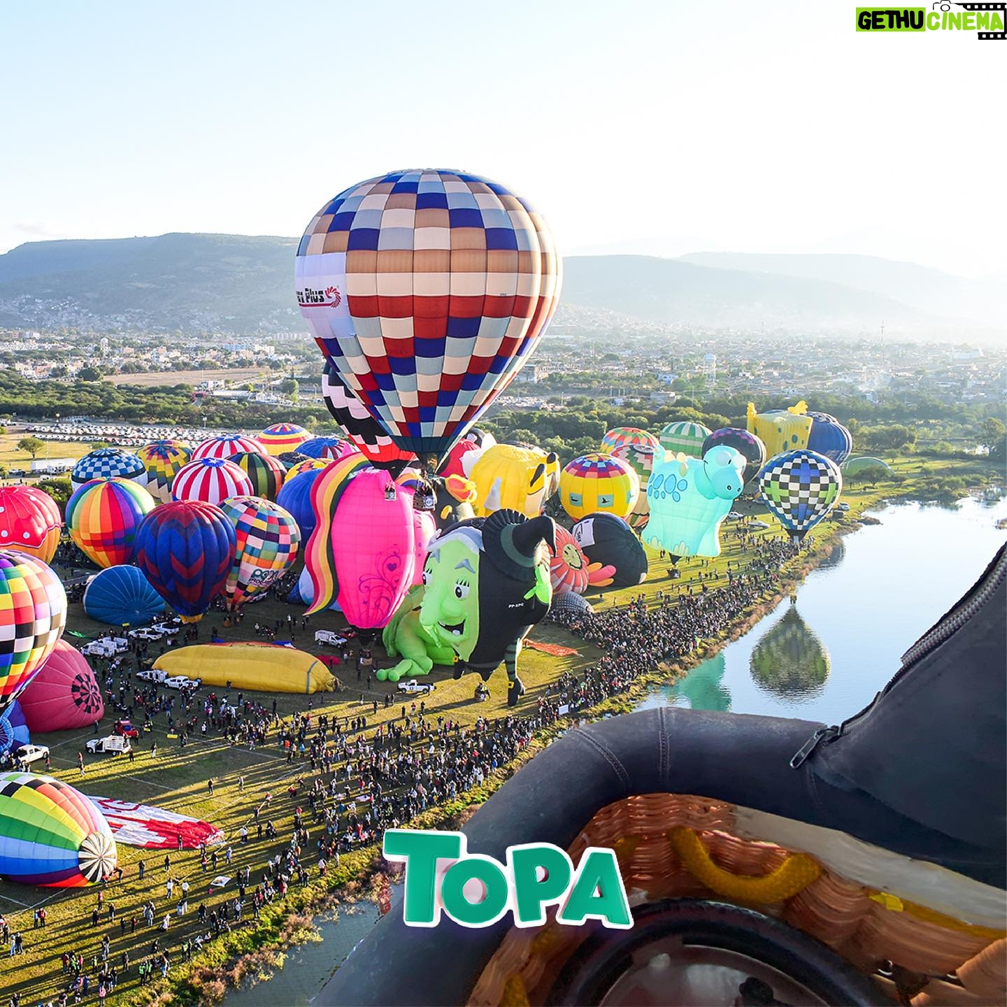 Diego Topa - 2.5K Likes - Ven conmigo, te llevo si quieres viajar 🎈
Llega el festival Internacional de Globos por primera vez a Chile y tengo el honor de participar 🎉
Vamos a cantar juntos mis éxitos de siempre y muchas sorpresas más!
🗓️ ¿Cuándo? Sabado 13/1
📍¿Dónde? Laguna Caren, Pudahuel, Región Metropolitana
🎫 Entradas disponibles en @puntoticket o en el link de mi Bio
#vivefigsantiago