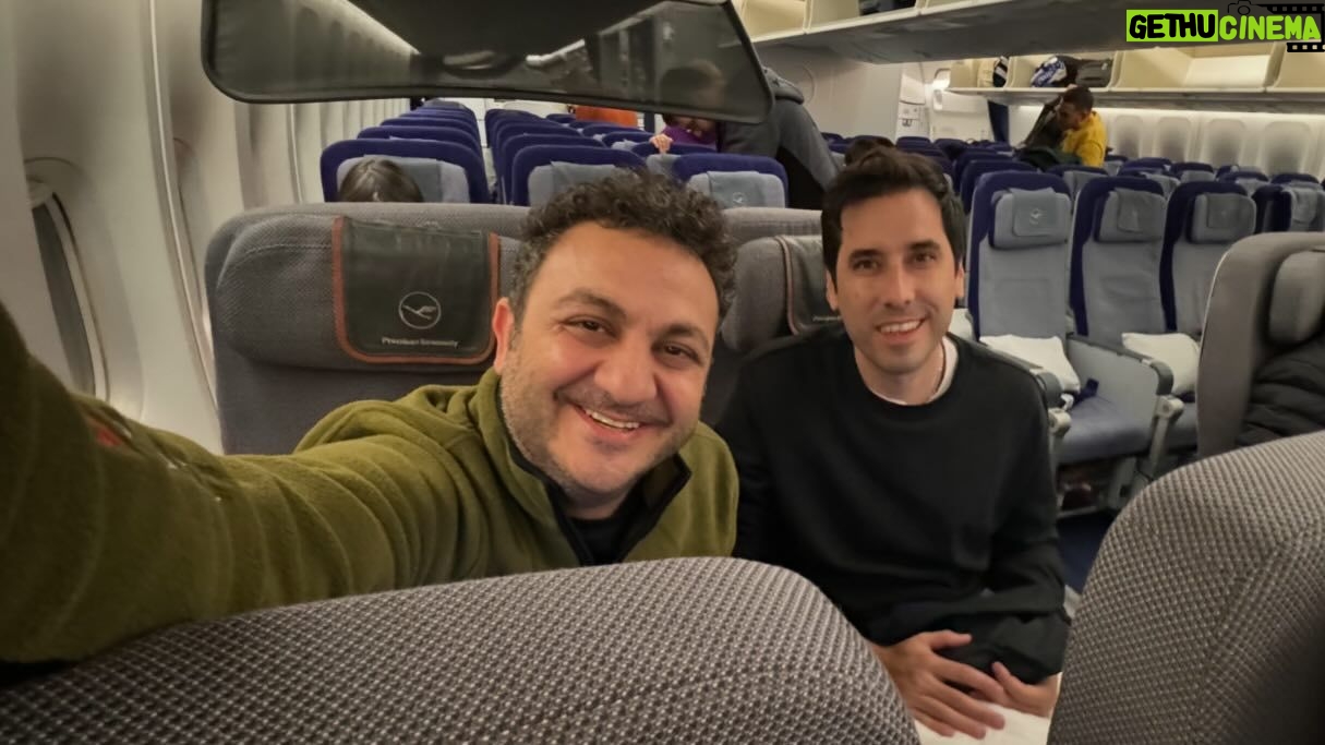 Diego Topa - 4.7K Likes - Último día de este hermoso mini viaje de trabajo junto a personas que quiero y admiro muchísimo.
❤️La vida me regala momentos maravillosos junto a mi hermano @fedemonterot que después de casi 2 años nos reencontramos para seguir haciendo música.
👉🏻Edu es @experienciaproduccion mi nuevo manager y compañero de aventuras laborales cuida cada detalle para que sea increíble.
Y se preguntan ¿por qué en ITALIA 🇮🇹?
Porque está el mejor productor de música infantil. @alberto.mantovani.alman para @almankids 💕 . Lo conocí gracias a mi querida amiga @lulipampinoficial cuando vinimos a hacer nuestro precioso disco ✨"VAMOS a JUGAR"✨
Pasamos unos días de muchísimo trabajo grabando canciones increíbles para ustedes.
En breve ya van a ir escuchándolas para que antes de fin de año. Llegue mi nuevo disco.
Gracias a mi familia hermosa que desde Buenos Aires me bancan en todas 😍.
¡Gracias a todos por acompañarme en este nuevo viaje musical!