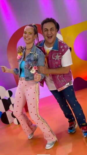 Diego Topa Instagram - #fail La magia está intacta. Nuestras macanas también 🤣 Mirá hasta el final
Hoy a las 18hs ya pueden cantar y bailar #pasitos 🎉🌈 en mi canal de YT Soy Muni