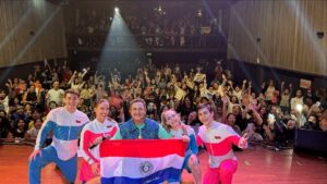 Diego Topa Instagram - Gracias Paraguay por estas increíbles funciones. Llenas de amor. Gracias @a2a.produ por hacer que estas funciones sean hermosas. Gracias familias por su amor. Hasta la próxima ❤️🇵🇾 Paraguay.