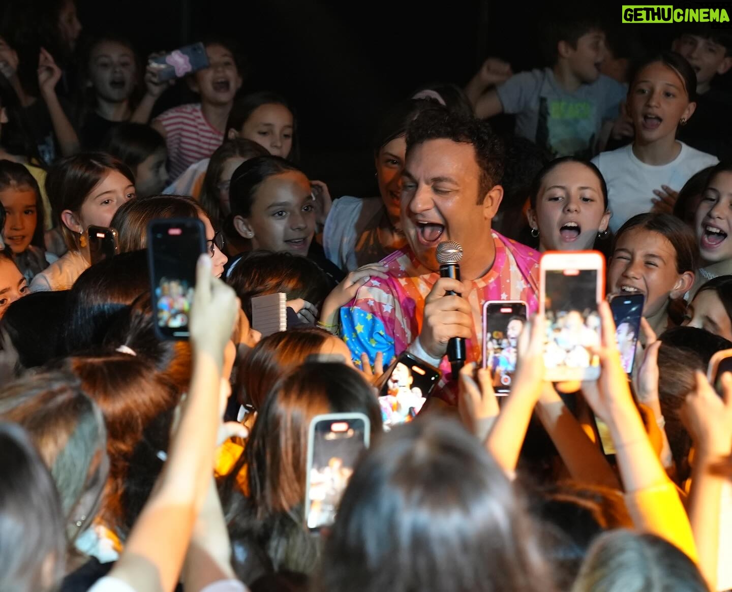 Diego Topa - 3.8K Likes - ¡Hoy nos despertamos con muchas ganas de bailar! 💃🏼 🕺
Muchisimas gracias queridísimo @diegotopaok por darles a los Artistas Kids de Otro Mundo un día que quedará por siempre en su corazón ❤️
Esperamos que vuelvas pronto🤗🤗