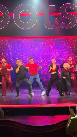 Diego Topa Instagram - ¡Noche Magica, donde todo el publico volvio a ser niño por un ratito!
Que lindo es el Teatro :)
Gracias @diegotopaok por regalarnos este momento de felicidad!