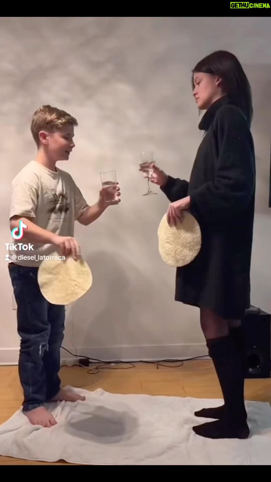 Diesel La Torraca - 37.8K Likes - Throwback to #christmas #tiktok #challenge #tortillachallenge #sarawaisglass #diesellatorraca #ginnyandgeorgia #xmas #familychristmas #funnyvideos #shenanigans