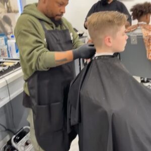 Diesel La Torraca Instagram - Thx 4 the fresh fade Q 💈✂️💇🏼
@quarterpoundr 
Always get a great cut and convo at  @legendsthebarbershop 💈😂@goosethebarber ✂️ 

#freshprince 💇🏼 #fresh #fade #haircut #barber #barbershop #legendsbarbershop #losangeles #hollywood #diesellatorraca