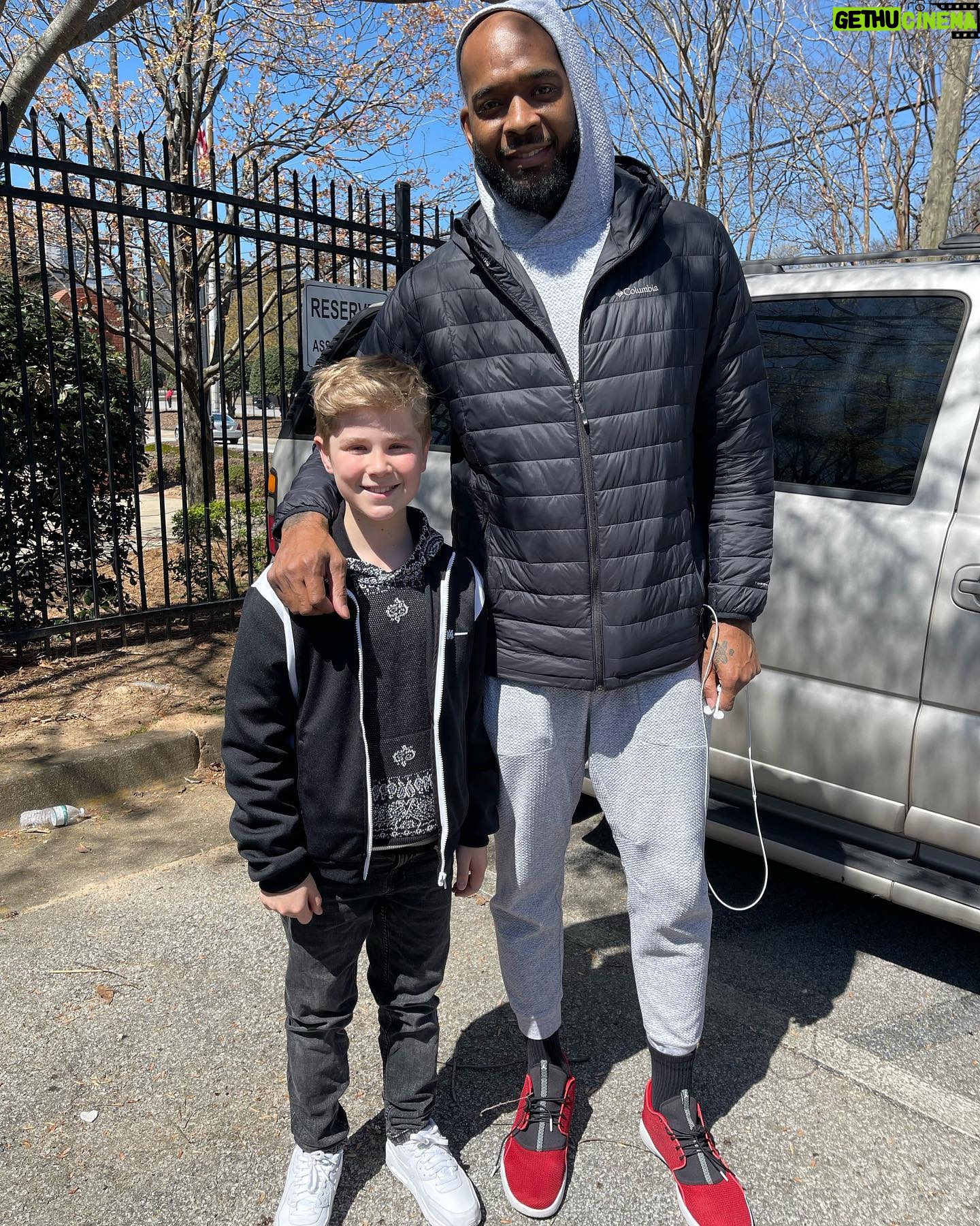 Diesel La Torraca - 13.3K Likes - Shoutout to my big dawg @josh21powell for pulling up to see us today! 👑
Blessings to you and yours 🙏🏼✨
#atlantafamily #bigdawg
#joshpowell #diesellatorraca #ginnyandgeorgia #lakers 💛💜