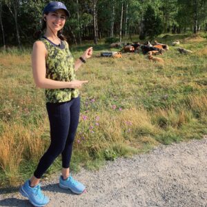 Dilan Gwyn Instagram - Cow sighting on the afternoon run! Aint that some crazy 💩? 🐮🐄🐮