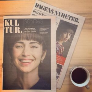 Dilan Gwyn Instagram - Starting off the year right! 
⠀
This is an article in the Sunday edition of Sweden's biggest daily newspaper Dagens Nyheter. More pics to come. 
⠀
@dagens_nyheter idag, kultursöndag. Tack Jacob Lundström för ett bra samtal och @alexandermahmoud för fina bilder. ☺️
