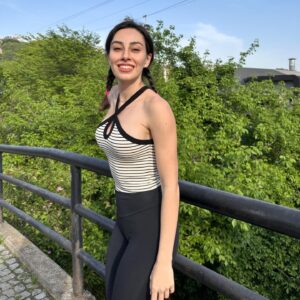 Dilara Aras Instagram - Tehlikeliyim diyorum kızım👧🏻🐣