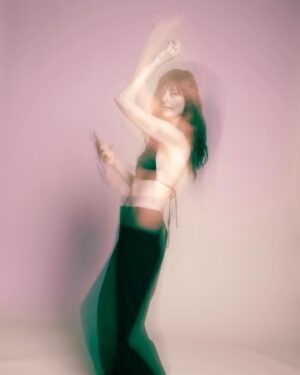 Dilek Yorulmaz Instagram - Dance while you are alive. Breathe blissfully while you are alive. Sing while you are alive. Love, meditate while you are alive.
#osho 
.
.
.
#selfportraitartist #selfportrait #photooftheday #photography #rainbow #colorful #meditation #meditate #photographer #life #dance #breath #sunday #longexposure #experiment #
