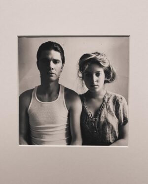 Dilek Yorulmaz Instagram - #francescawoodman 
.
.
.
Francesca Woodman was an American photographer known for her black-and-white self-portraits. Despite her short career, which ended with her suicide at the age of 22, Woodman produced over 800 untitled prints. Influenced by Surrealism and Conceptual Art, her work often featured recurring symbolic motifs such as birds, mirrors, and skulls. 
.
.
.
Francesca Woodman and Julia Margaret Cameron’s dreamy photographs in London ‘Portraits to Dream In’ is currently on show at London’s National Portrait Gallery.
.
.
.
#francescawoodmanphotography #fancesca #photography #nationalportraitgallery #nationalportraitgallerylondon #juliamargaretcameron #photography #photographer #portraitstodreamin #portraitstodreaminexhibition #womenphotographers #