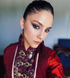 Dilin Döğer Instagram - 🌹🪭