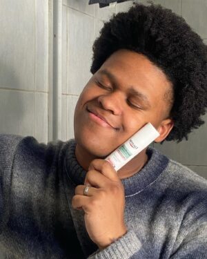Dillon Windvogel Instagram - Let’s talk “Patented Thiamidol” 📖. 

The @eucerin_sa Triple Effect Serum contains Patented Thiamidol which is the #1 & best ingredient against dark marks 🥇.Thiamidol targets the root cause of dark marks to help prevent & reduce their appearance.

Just know that it makes your skin not only look amazing but feel amazing as well! An all in all amazing product that does wonders for your skin ,loved by not only Dermatologists but consumers as well 🙌🏽. Make sure to get yours now!! 😉

#thiamidol #patentedthiamidol #darkmarks #darkspots #postacnemarks #antimark #antiblemish #lifechanging #AD