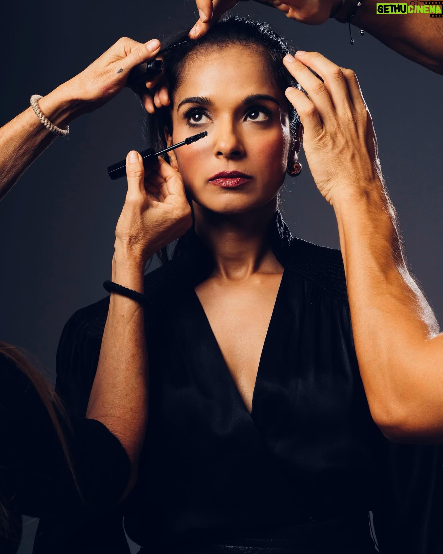 Dilshad Vadsaria - 3 Likes - Literally a village.
💄: @kerry_maloufmakeup
Coiffure: @mrandrewjakemiller
📸: @elisabeth.caren
Stylist: @angeltstyle