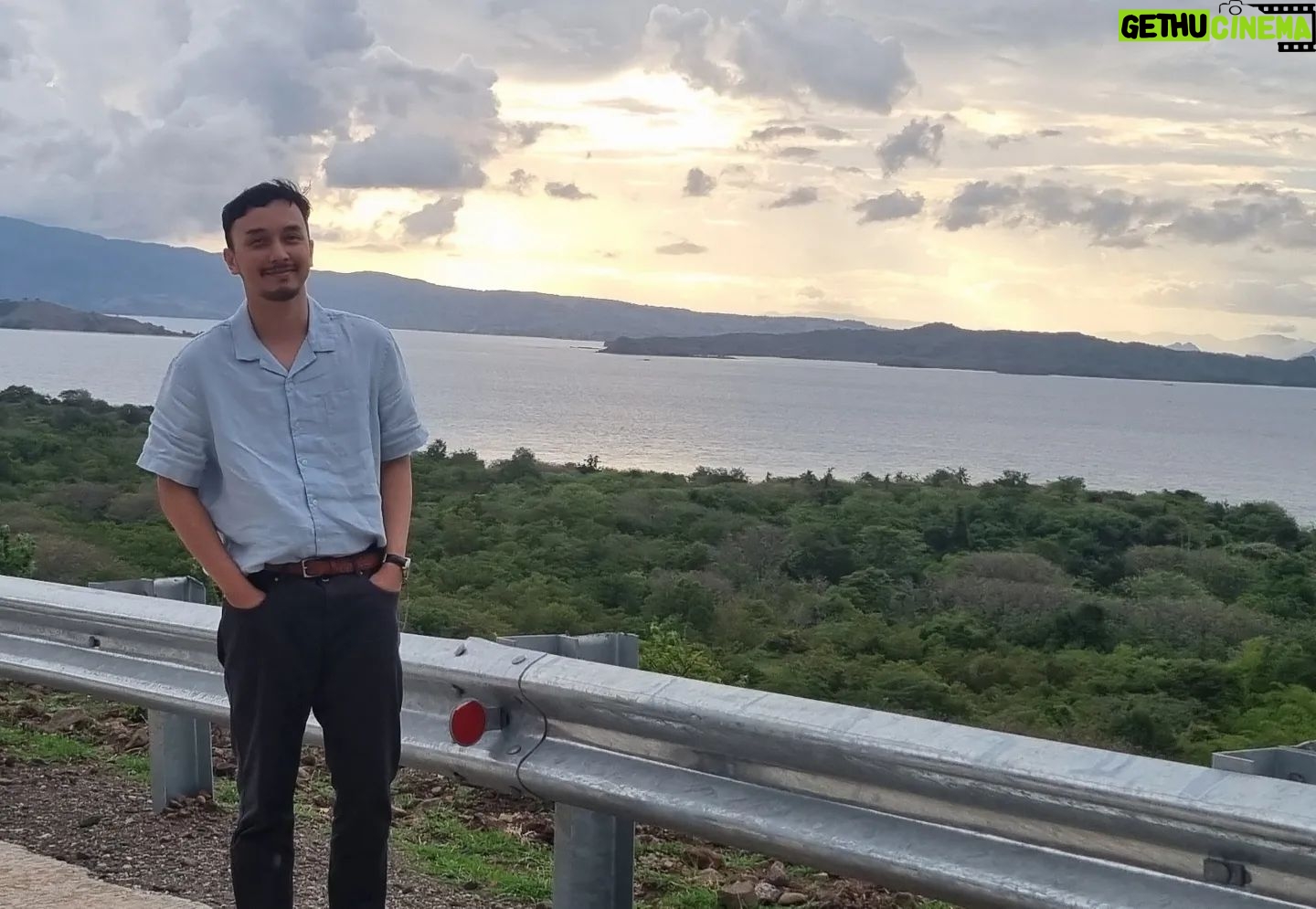 Dimas Aditya - 889 Likes - Shooting boleh traveling jg ok. Tp kalo boleh dua²nya sekalian kenapa nggak 😄