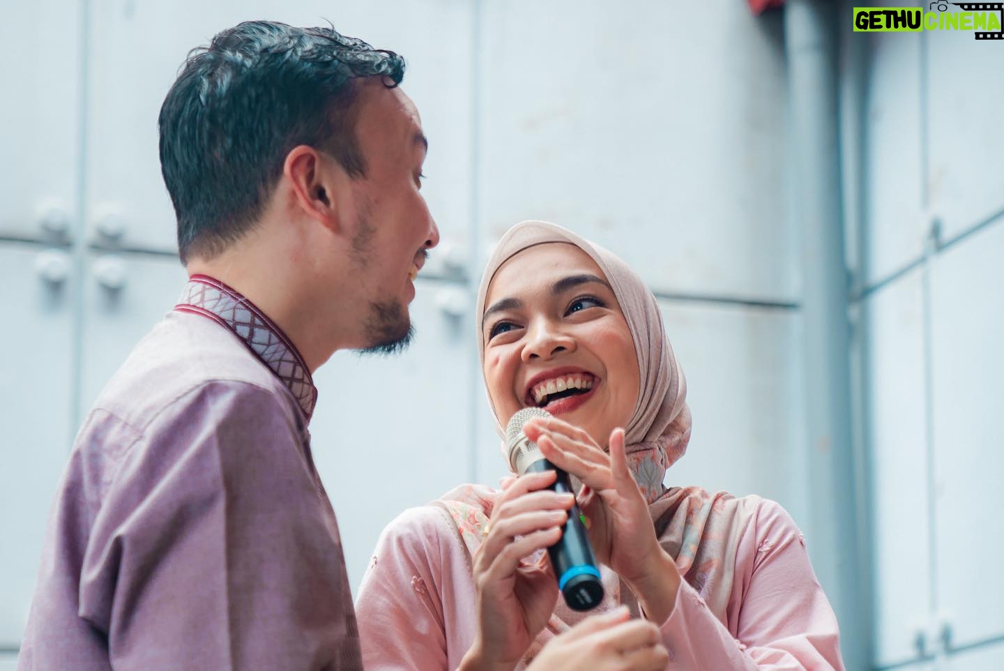 Dimas Aditya - 756 Likes - Keseruan event Moorlife Berbagi Berkah Qurban di 38 provinsi kemarin. Selain dapat tausiyah bermakna dari @ustad_solmed , bisa nyicipin tongseng enak buatan chef @gilang_ramadhano , bonus dapat wadah yang sustainable pula. Semangat berbagi @moorlife.official , semoga selalu mendatangkan keberkahan. Bangga produk lokal! ❤️