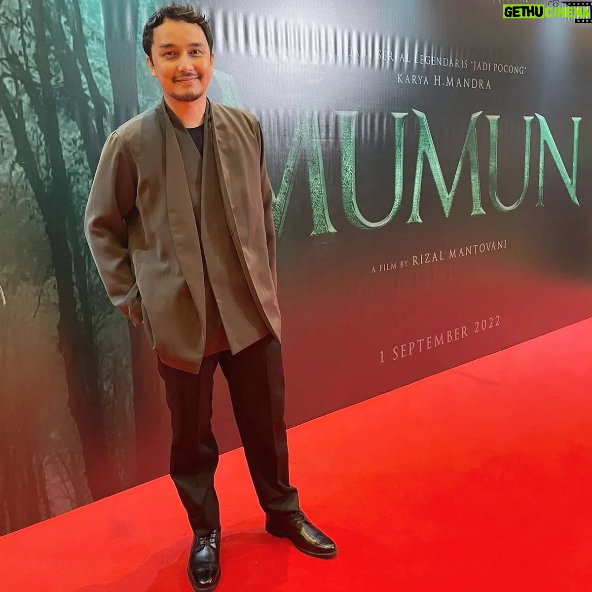 Dimas Aditya - 1.2K Likes - Last night at Mumun Movie Gala. What a night. I thank you
Outfit @jansober
Styled by @hagaipakan
