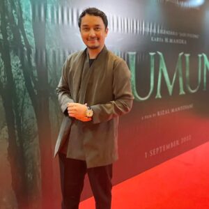 Dimas Aditya Instagram - Last night at Mumun Movie Gala. What a night. I thank you
Outfit @jansober 
Styled by @hagaipakan