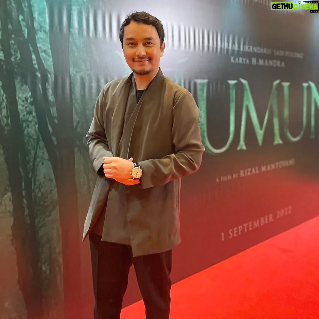 Dimas Aditya - 1.2K Likes - Last night at Mumun Movie Gala. What a night. I thank you
Outfit @jansober
Styled by @hagaipakan