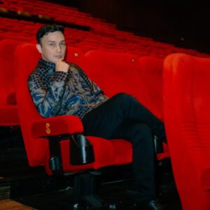 Dimas Aditya Instagram - At the Premier Sinden Gaib 
I'm wearing @iwantirta_batik 
Styled by @hagaipakan & @assyifanrl
📸 @ikhsanprastowo

Film Jagat Alam Gaib : Sinden Gaib produksi @starvisionplus akan tayang 22 Februari 2024 di bioskop-bioskop Indonesia. Selamat Menonton.