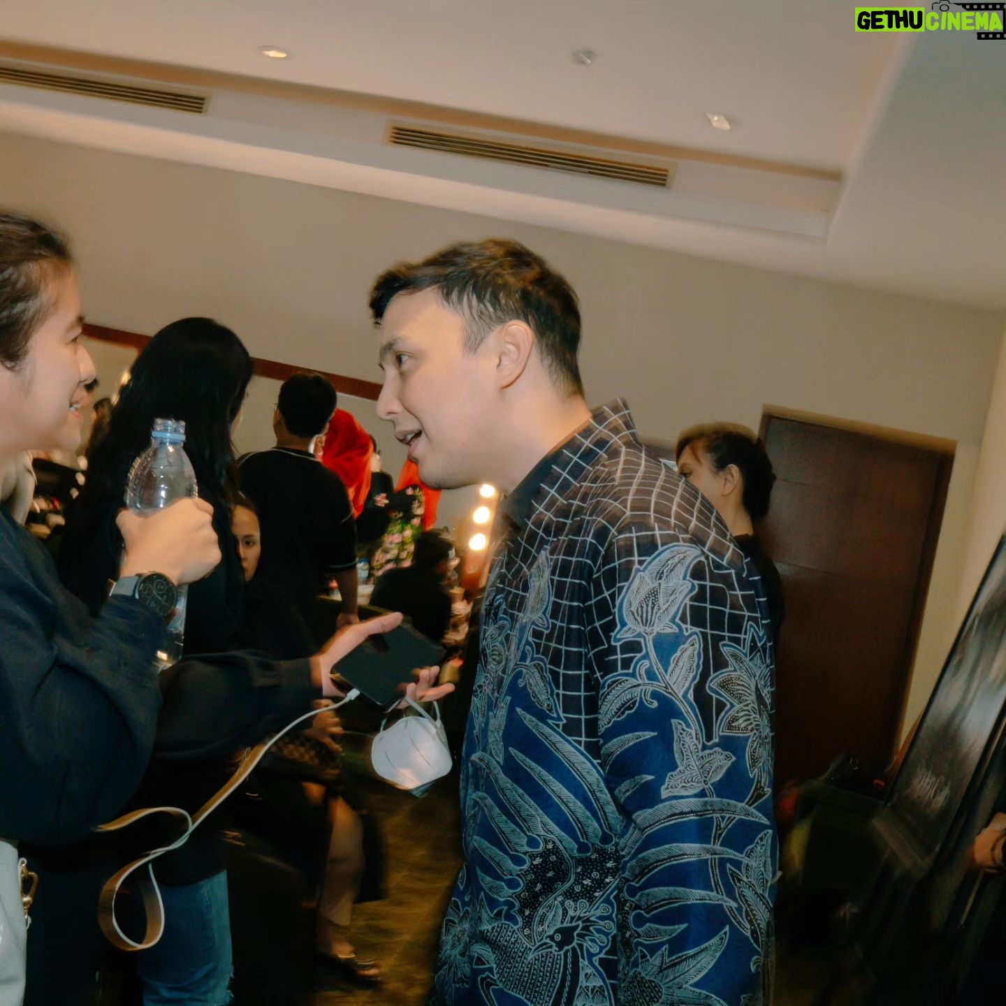 Dimas Aditya - 895 Likes - At the Premier Sinden Gaib
I'm wearing @iwantirta_batik
Styled by @hagaipakan & @assyifanrl
📸 @ikhsanprastowo
Film Jagat Alam Gaib : Sinden Gaib produksi @starvisionplus akan tayang 22 Februari 2024 di bioskop-bioskop Indonesia. Selamat Menonton.