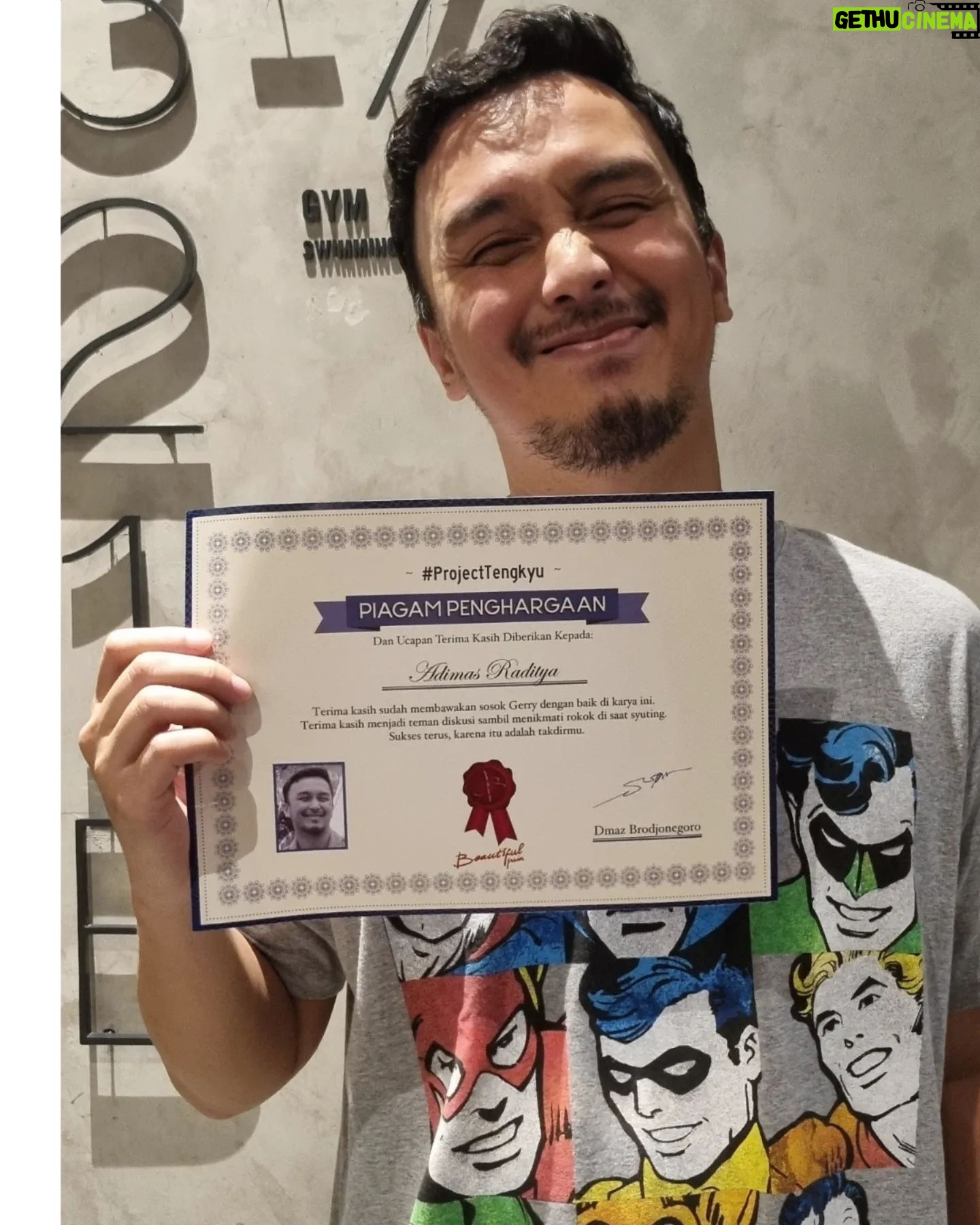 Dimas Aditya - 1K Likes - Sekali kalinya ngerjain projek film dapet piagam. Temen gue @dmazbrodjonegoro ini sutradara terniat kyknya. Thank you for the opportunity and good luck for your next steps. More to come brother ✌️