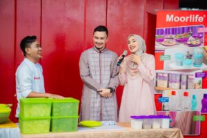 Dimas Aditya Instagram - Keseruan event Moorlife Berbagi Berkah Qurban di 38 provinsi kemarin. Selain dapat tausiyah bermakna dari @ustad_solmed , bisa nyicipin tongseng enak buatan chef @gilang_ramadhano , bonus dapat wadah yang sustainable pula. Semangat berbagi @moorlife.official , semoga selalu mendatangkan keberkahan. Bangga produk lokal! ❤️