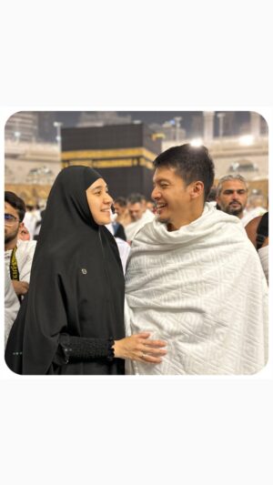 Dimas Seto Instagram - Terima kasih ya Allah atas nikmat 2023 ini dan ditutup InsyaaAllah dengan kebaikan 
Berharap 2024 lebih bisa banyak berbuat kebaikan dan bermanfaat 

Makaaaasiii sayang aku, 2024 kemana kitaaaaah ☺️😍😍