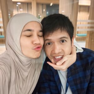 Dimas Seto Instagram - Fii amanillah sayang aku 😢
Selamat jalan2 sambil belajar ya