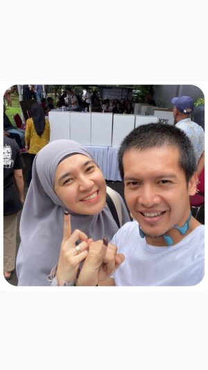 Dimas Seto Instagram - Alhamdulillah udh slesai nyoblos semoga membawa kebaikan untuk kita semua 🤲🏻 jangan lupa sarapan ya 🤗

SALAM PEMILU JUJUR & DAMAI