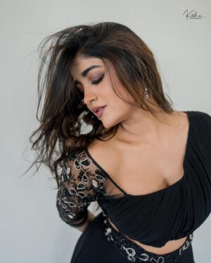 Dimple Hayathi Instagram - FairPlay 🖤❤️🖤 #dimplehayathi