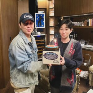 DinDin Instagram - 25년째 서로의 생일을 챙기는 @yoonmyounggg #HBD 🎂