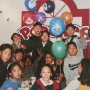 DinDin Instagram - 25년째 서로의 생일을 챙기는 @yoonmyounggg #HBD 🎂