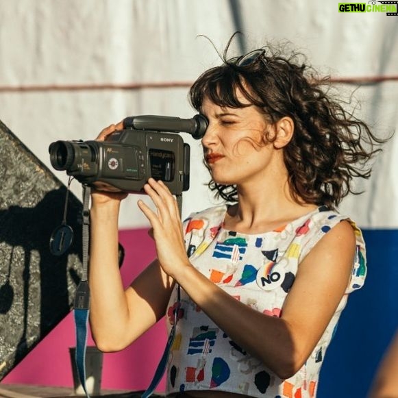 Dindi Jane - 1.9K Likes - Aquí en 1988 filmando el show de Los Prisioneros . Ya la vieron ? Veeeeaaaanlaaaaaaa pooooooo
Comentarios ??? Desahóguese aquí . 💋💋💋
Foto x @fotofijachile