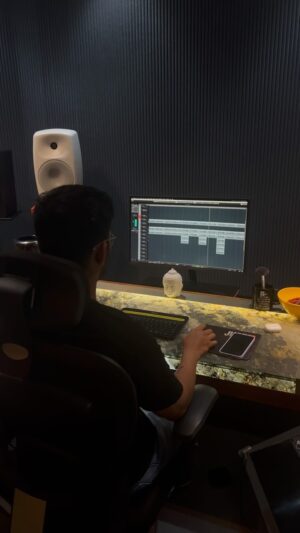 Dinesh Kanagaratnam Instagram - Collaboration with Sam Vishal 

Just sharing the whole process of our upcoming album FLOP. 

We are working to bring back the Album culture back instead or just releasing singles and these days all think singles are albums. FLOP contains 12 songs in total. Our team is taking great effort in compiling all of them. This song is named Intha Kadhal featuring Sam Vishal is one. Wait for more updates.

Note: The album will not be just a digital release as we are working on the customised limited Edition Package. Only 100 exclusive pieces. 

#IAMFLOP