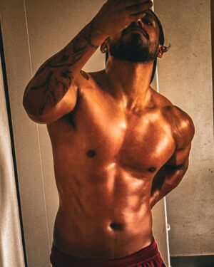 Dino James Instagram - 🏋️‍♂️