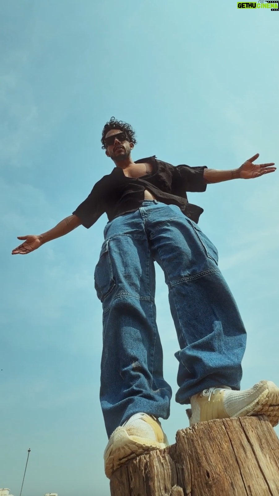 Dino James - 154.4K Likes - Pichle saal ke travel ka hisaab aur naye saal ki travel motivation ko lekar aagaya hai @goibibo ‘s New Year WRap!
Toh bhai log suno, share karo and make this banger an absolute hit.
#ad #dinojames #GoibibosNewYearWRap