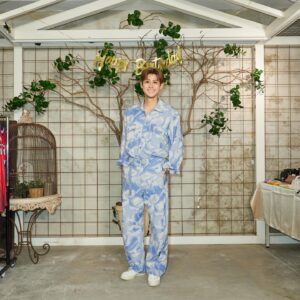 Dino Lee Instagram - 出道十年加上31歲了
這段時間感謝所有曾在我身邊
更謝謝依然在的你們🫶🏻
一起做公益 傳遞能量
心裡很踏實很開心
有你們真好🤍

祝自己出道十年加生日快樂🎊🎊
#我31歲了啦

—

👔@msgm @bluebelltw
#msgm #bluebelltw
📸 @sunshinestudio09 
💄 @mooolly.w 
💇🏻‍♂️ @sora_amber 

感謝 @ambicafe @unitedwayoftaiwan 
@riseandshine.2019 @dinotwfc0331 
還有同門的師兄師姐老闆🫶🏻🫶🏻
