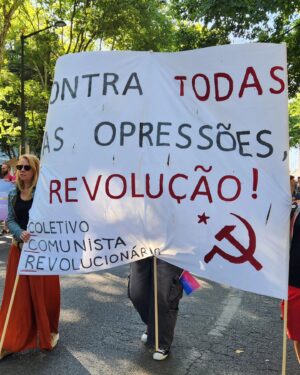 Diogo Faro Instagram - Same.
Fotos de dizeres na lindíssima Marcha LGBTQIA .