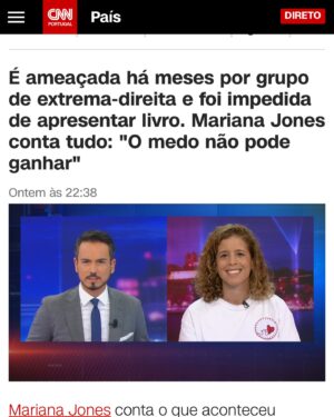Diogo Faro Instagram - [sobre marianas, mulheres, autores, livros ou sobre amor e liberdade]

agradeço já. 
ao meu nome gritado em tons de senha de abril na fnac. aos tantos que lá foram.

aos anónimos que me enviam e-mails ou mensagens de apoio. às figuras públicas que fizeram da sua voz a minha e à importância desse alcance. à comunicação social que tomou conta das notícias com responsabilidade. 

aos poemas que me dão. às ilustrações.

não me falem de visibilidade, de temas, de bandeiras, de partidos quando a questão ultrapassa tudo. 
a liberdade, um direito fundamental, que um colectivo conquistou em 1974.

as palavras são a maior força que trago comigo. e a resposta mais bonita é a leitura. sempre a leitura.

e em jeito de coragem, continuo. podem não comprar, não ler e não gostar. não podem dizer-me o que escrever, não podem interromper lançamentos de livros, nem dizer aos outros o que podem ou não ler.

acabo com o poema que disse.

“Poeminho do Contra

Todos esses que aí estão
Atravancando meu caminho,
Eles passarão...
Eu passarinho!”

(Poema de Mário Quintana)

https://cnnportugal.iol.pt/videos/e-ameacada-ha-meses-por-grupo-de-extrema-direita-e-foi-impedida-de-apresentar-livro-mariana-jones-conta-tudo-o-medo-nao-pode-ganhar/667888930cf2dff02b865e8f