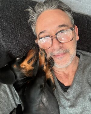 Diogo Infante Instagram - Hoje a Ofélia, sim, não é Margarida, faz 1 ano! Todas as manhãs ela recorda-me que a vida é uma oportunidade para dar e receber carinho e correr, vezes sem conta, atrás de uma bola ou de um pau! Parabéns Ofélia, obrigado Ofélia ❤️