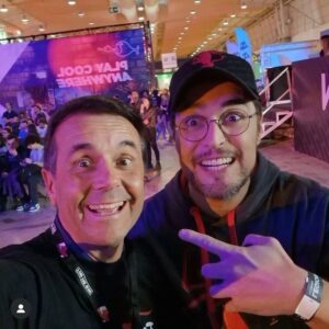 Diogo Morgado Instagram - A @lisboagamesweek é acima de tudo o evento que junta a melhor comunidade gaming de Portugal. Um movimento que vai muito para além dos joguinhos. É uma indústria pulsante e criativa onde só em Portugal há mais de 40 empresas onde equipas criam histórias cheias de desafios e personagens fascinantes. Onde o entretenimento está muitas vezes de mãos dadas à pedagogia. Onde os mundos criados e os feitos tecnológicos só não serão considerados arte, por pura ignorância. 
Abraço a todos que se cruzaram por mim no evento e que me fizeram sentir tão parte.