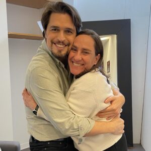 Diogo Morgado Instagram - A vida cruzou-nos da forma mais improvável há 17 anos.
Os préconceitos caíram de ambos os lados. Restou a admiração, o carinho… muito mais era o que nos unia. Quero muito voltar a estar nas trincheiras com ela, pois soube a pouco, ela é das inteiras.. Gosto tanto de ti Maria ❤️