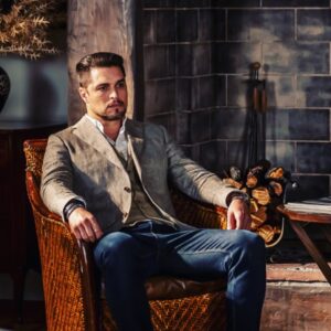 Diogo Morgado Instagram - Pedro Valente revive a maior encruzilhada da sua vida e volta a estar sem direção. 
Quem é que desse lado está a acompanhar @parasempretvi na @tvioficial ?