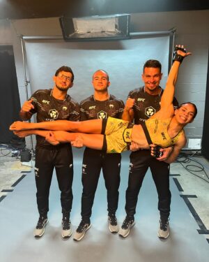 Dione Barbosa Instagram - 04.05.2024! Início de uma nova história, gratidão. 💛💚