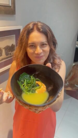 Dira Paes Instagram - Voando pro Pará e já cheguei com uma recepção dessas!!! Vou tomar meu tacacá, dançar, curtir, ficar de boa 💛
