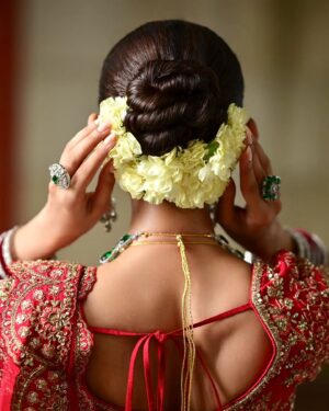 Diti Saha Instagram - T H E  B R I D E  S T O R Y 

Featuring @diti.saha
Hair @ginni_love21 
Wearing @pallavipoddarofficial @bridesofpallavipoddar 
Photography @siladitya_dutta
Videography @bipradip_chakraborty

 #bride  #makeup #makeupartist #bridalmakeup #indianbride  #indianwedding #indianfood #indianmakeupartist #bengalibrides #igreads#twc #wedding #weddingphotography  #mua #fyp #viral  #explorepage  #explore
